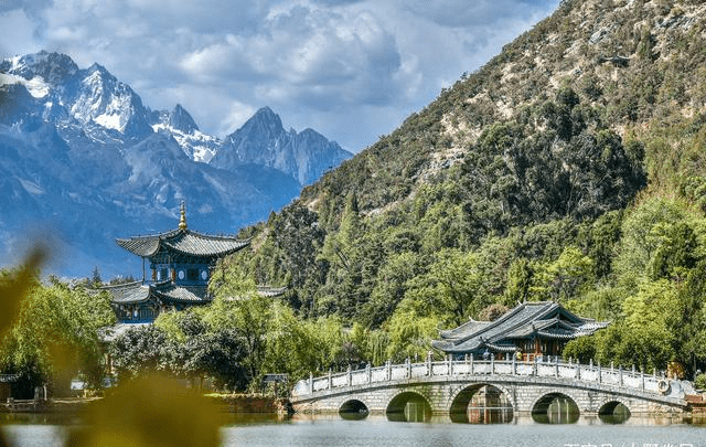 也因丽江拥有恰到好处的海拔与气候而受世界各国游客们欢迎
