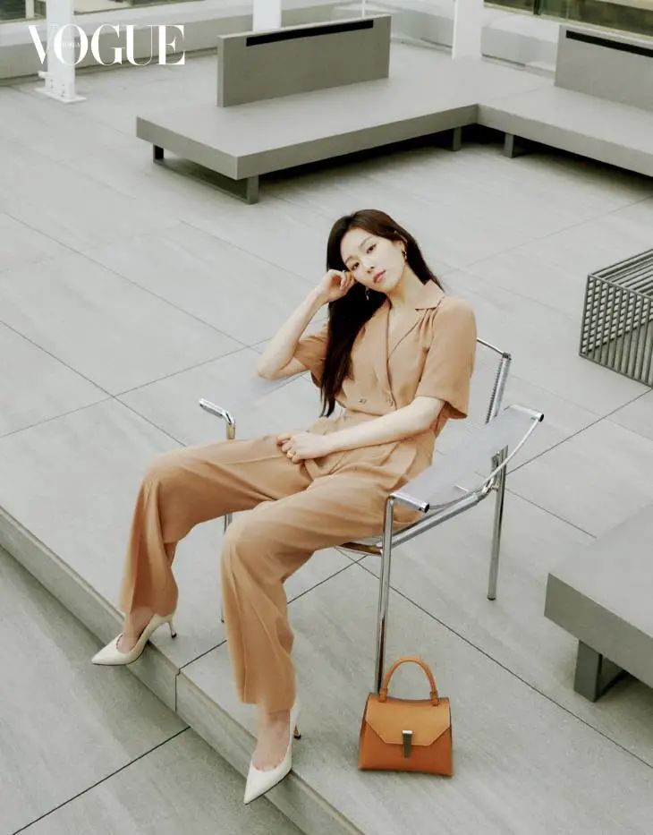 韩国女星徐玄振写真大秀白嫩长腿!肤白貌美太性感明艳