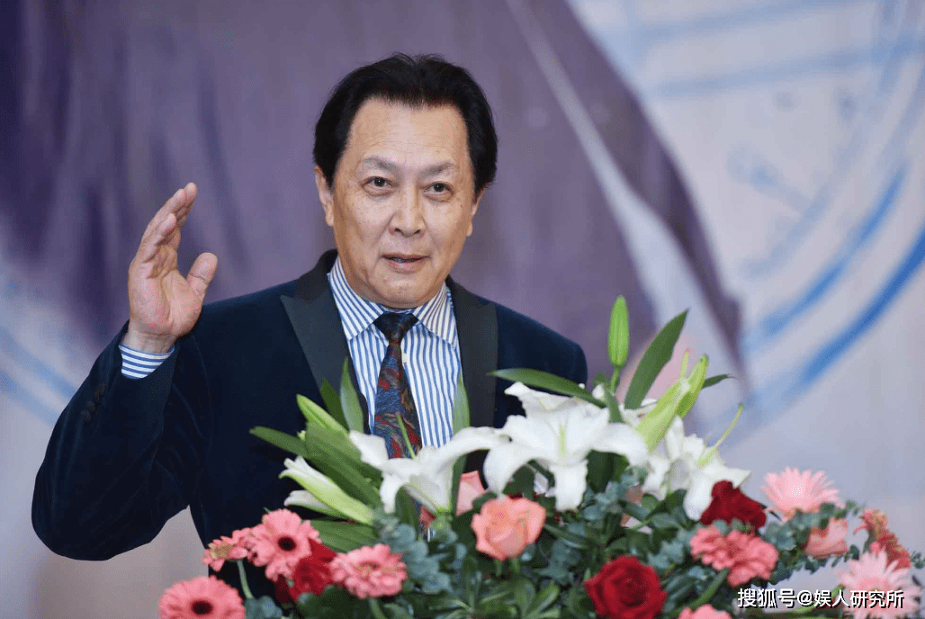 原创唐国强婚内出轨原配在除夕夜自杀因不识王俊凯遭其粉丝嘲讽