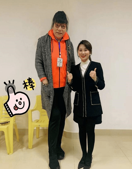 52岁女篮功勋郑海霞近况:同框桌球女神,双腿变形严重,膝下无子_刘莎莎