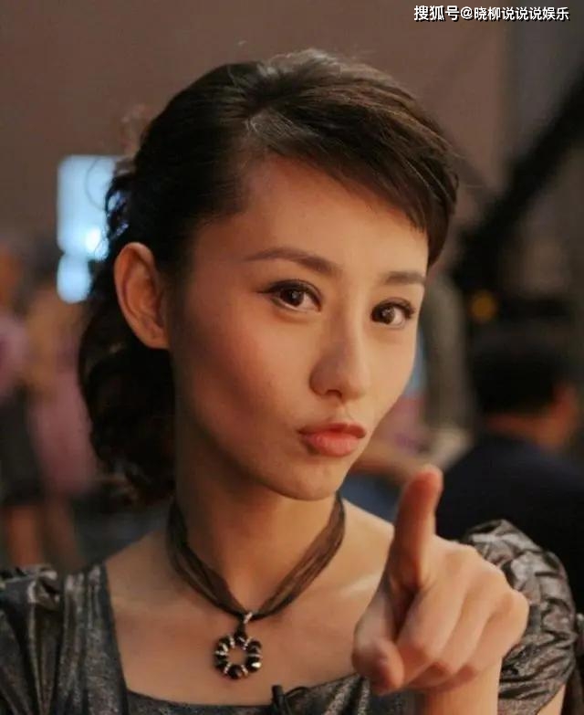 金湘玉的扮演者叫刘立淇,毕业于北京电影学院98级表演系本科,据说当时