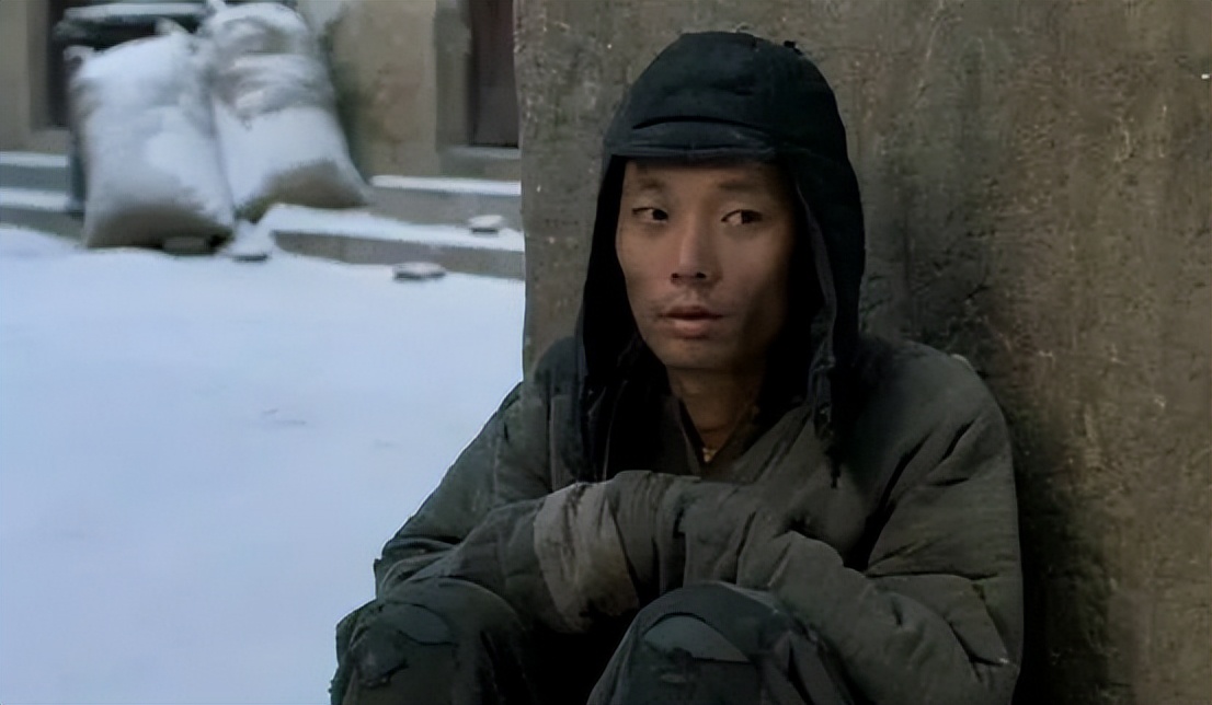 原创2022年魔幻开局让人更懂余华活着已是最大的幸运