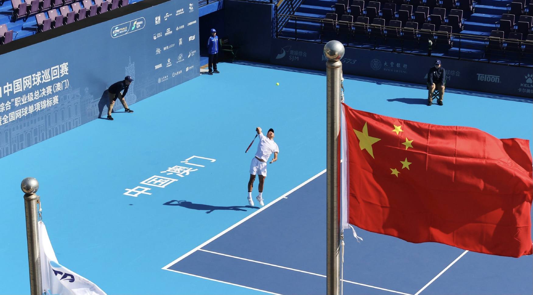 中国队历史性一刻!男子网球"击败"大满贯冠军,合影照已成经典