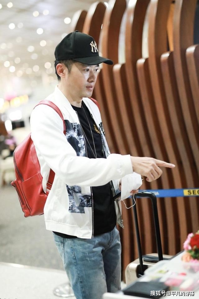 原创低调有气场任泉独自现机场一身黑难掩帅气47岁仍是男神