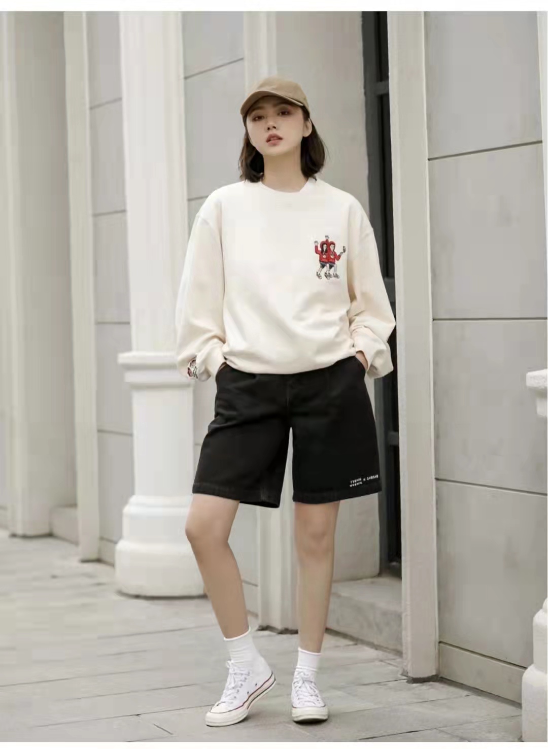 白色帆布鞋怎么搭配衣服裤子好看