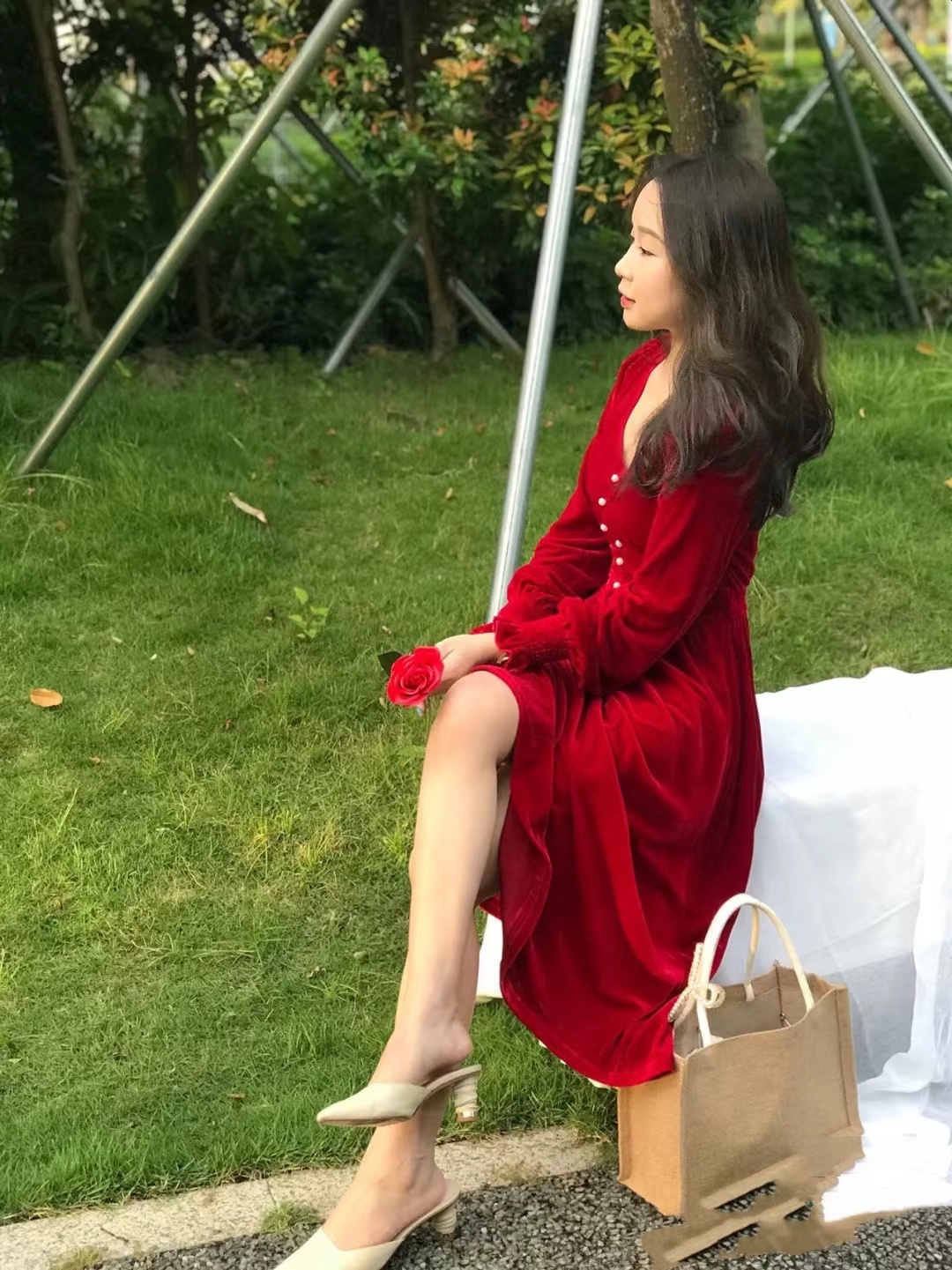 原创惊艳又迷人的红色裙子搭配什么鞋子更好看一起来欣赏吧