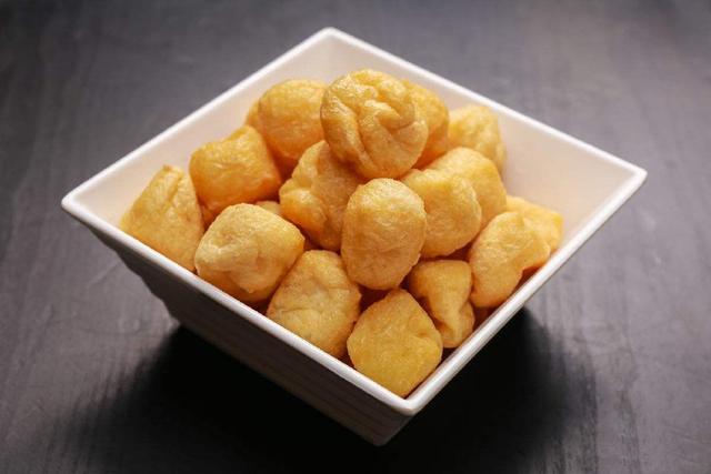 豆腐泡别再炖白菜了教你简单新吃法又香又好吃根本停不了