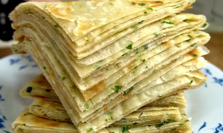 烙饼不好吃面点师教你一招保证大饼层次丰富好吃又筋道