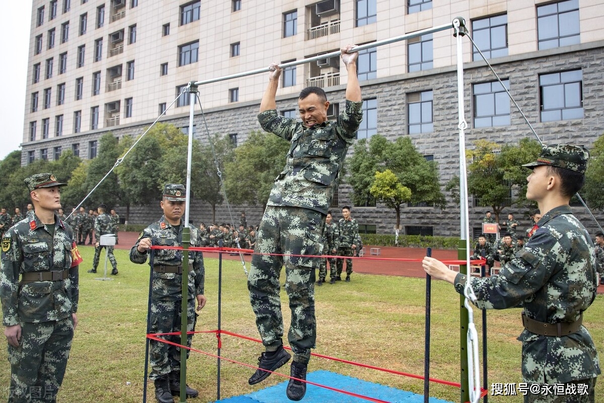 万恶的"吊杠,现在想来,真美!_单杠_新兵_因为