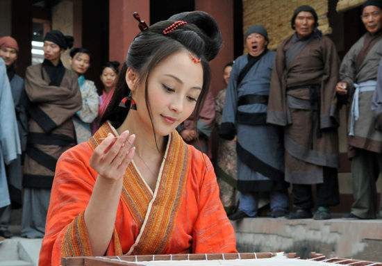 《嫦娥奔月》中饰演嫦娥,其实姚笛适合那种活泼可爱的都市角色,而且她