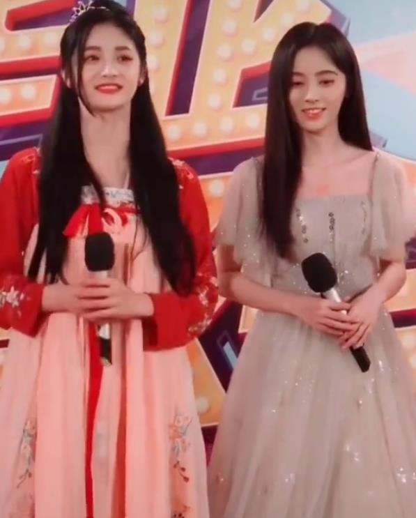 周洁琼与鞠婧祎相差4岁当两人同框95后的却输了