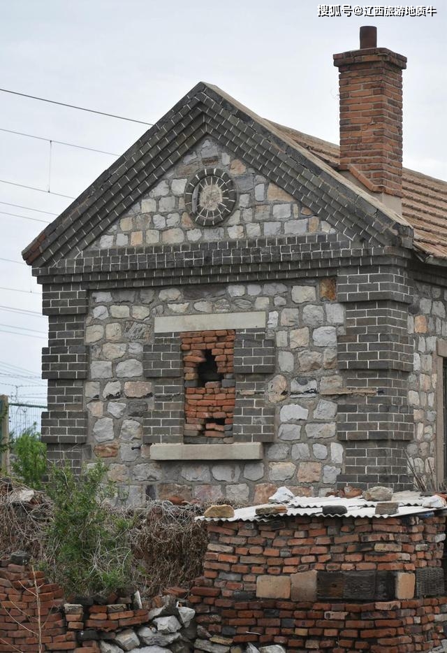 巨流河火车站早就退出了历史的舞台,再也没有旅客会光顾这里.