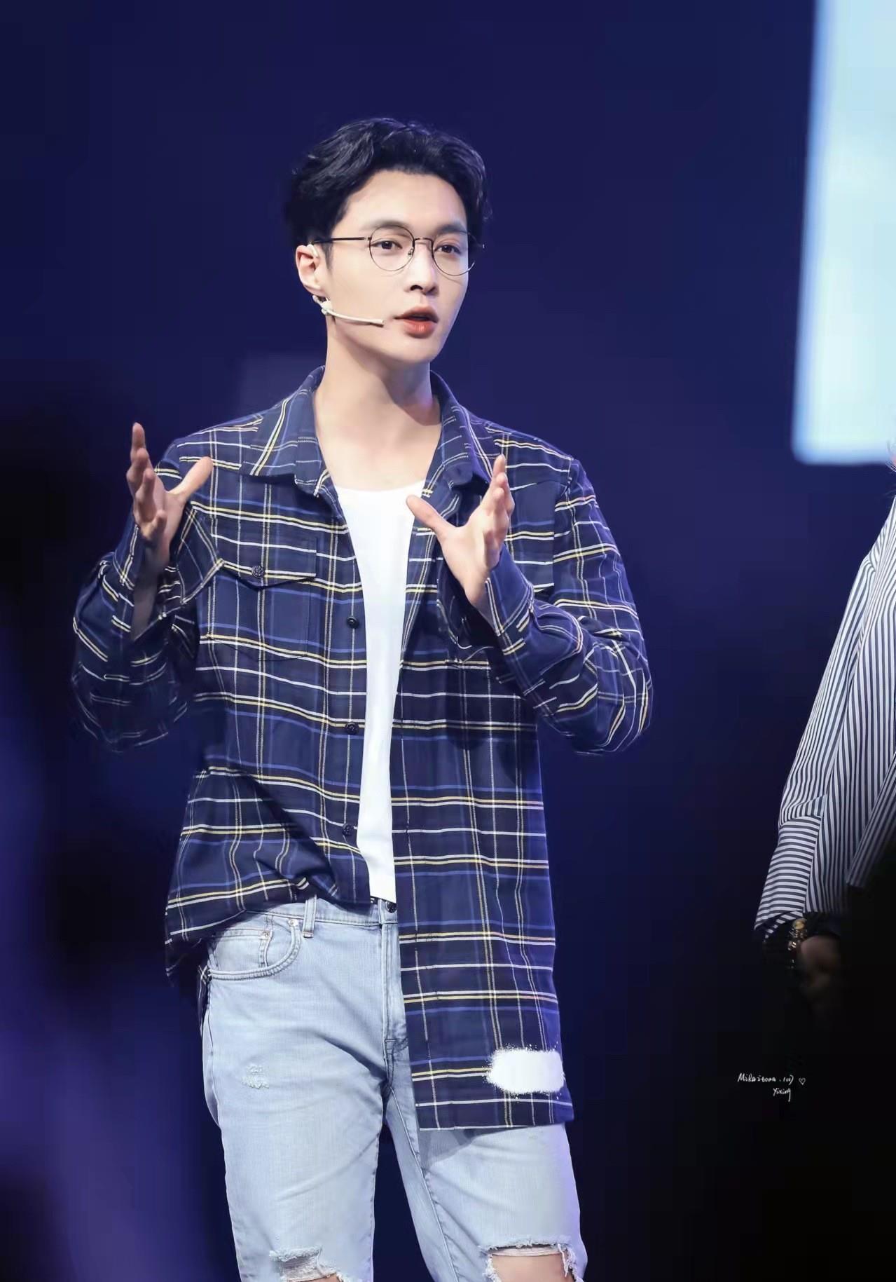 「合约到期」欢迎张艺兴回家:出道十周年快乐_exo_公司_退团