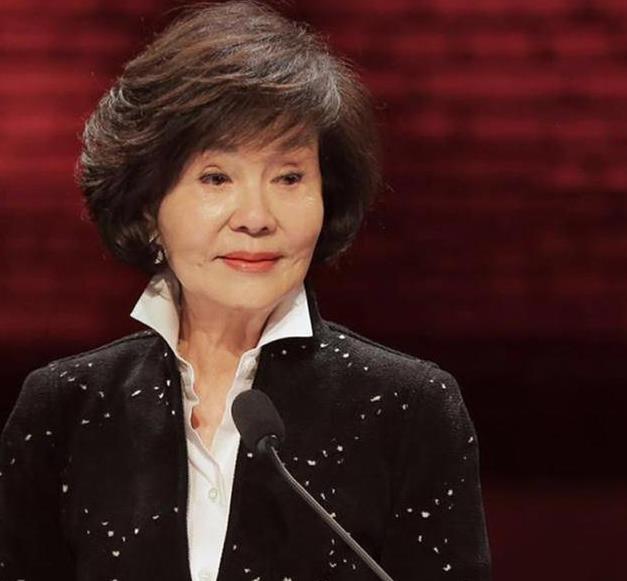 归亚蕾岁月静好的娱乐圈生涯75岁儿孙满堂一生顺风顺水