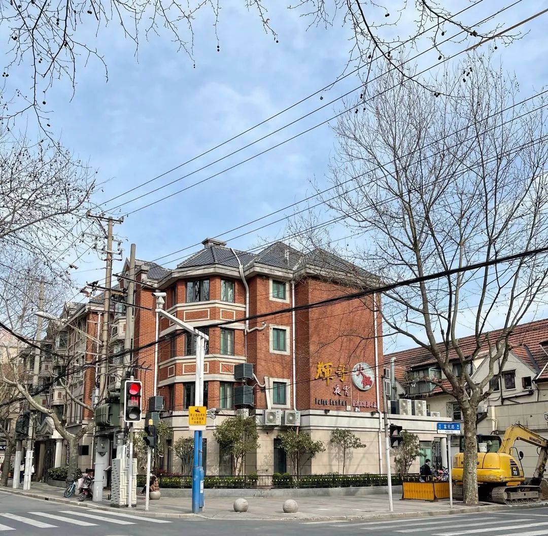 巨鹿路景华新村建面67195整幢新里大4房售价3700万