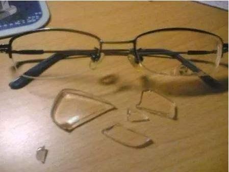 原创孙子摔坏同学眼镜被要求索赔2000元奶奶的处理方式老师都点赞