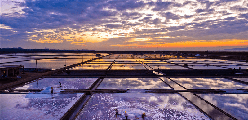 最美盐田:把烟火气修成仙气_湖面_盐湖_贡盐