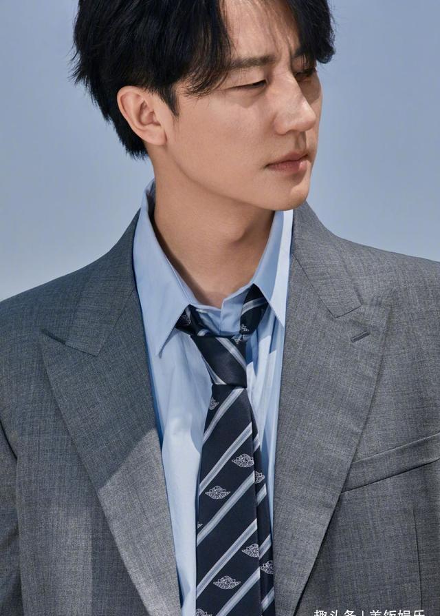 原创黄轩变脸神似尚雯婕近照魅惑大浓妆出镜网友傻傻分不清楚