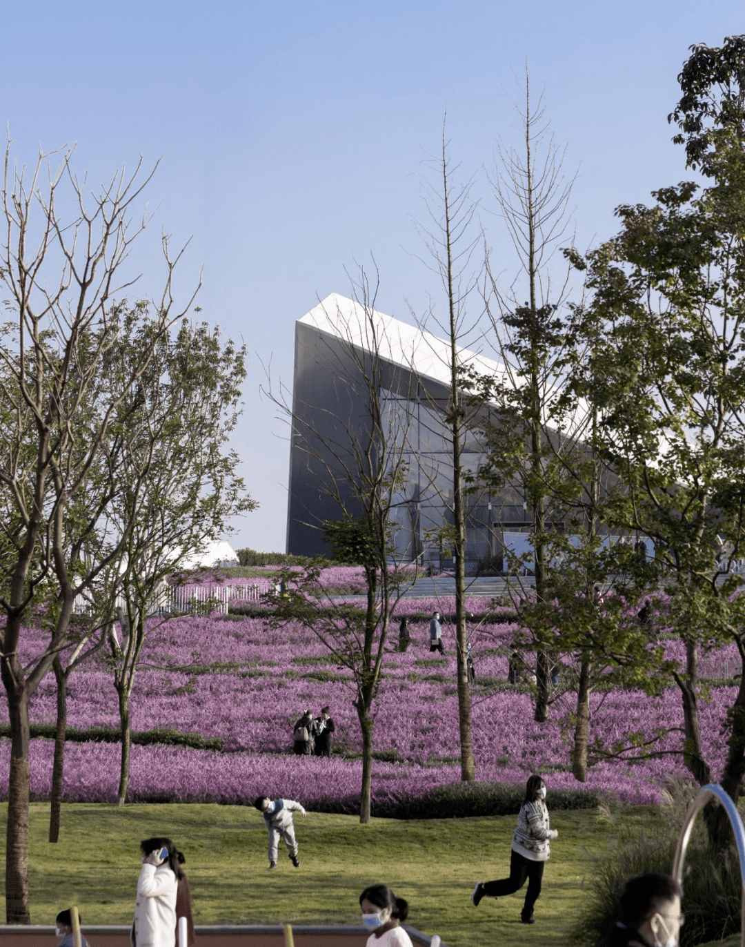 成都星河world示範區實景資料顯示,項目重磅規劃有三個城市級公園