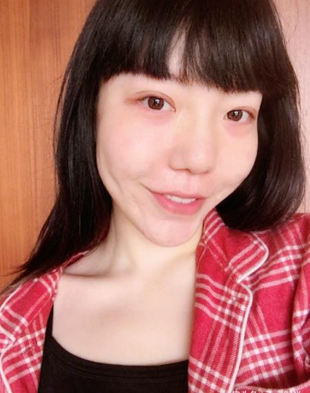 吴莫愁素颜照曝光_不化妆的吴莫愁真显老眼袋明显皮肤松弛(才28岁像38