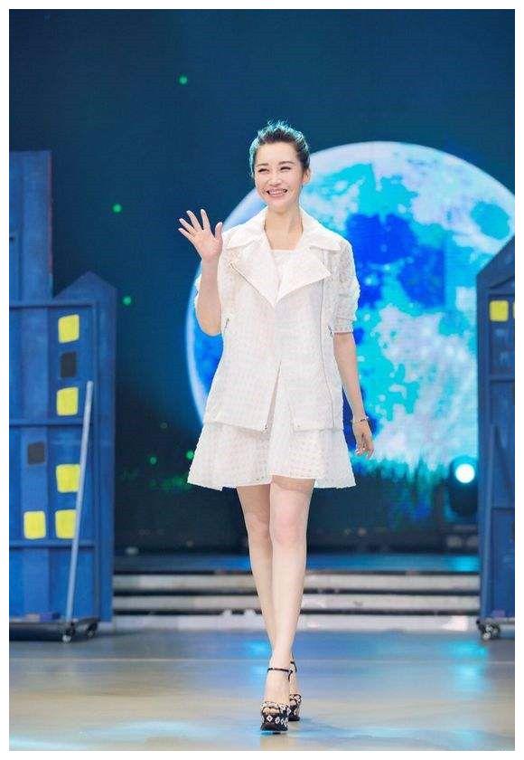 原创许晴个子挺高的呀还要穿20厘米细针鞋明星为了美真是拼