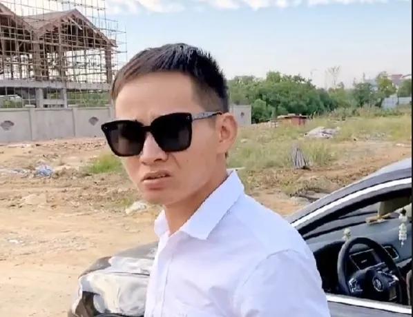 生产经理在工地的排行_一农民工在工地挖出了一块石头,拿去让老板看完,他当上了经理!