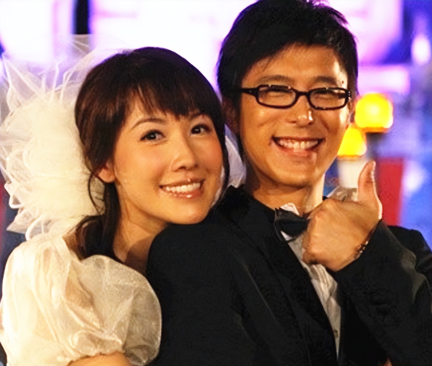 原创邓健泓自曝曾背着李施嬅约异性承认行为可耻该女已成为其妻子