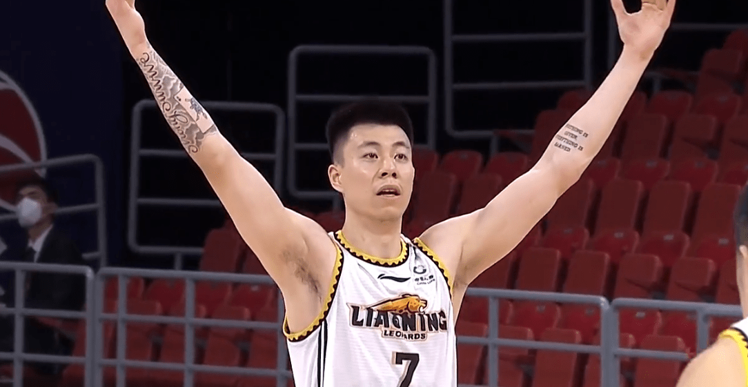 广东惨遭狂屠23分张镇麟付豪疯狂怒吼真像赢了总冠军