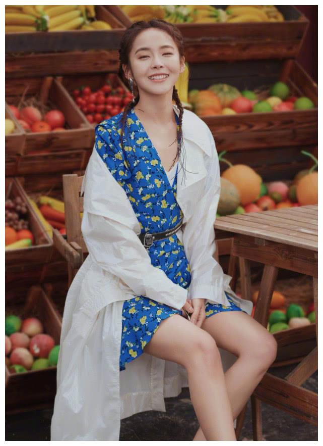 原创小姐姐脸大如盘被镜头捕捉时尚穿搭网友这腿简直了