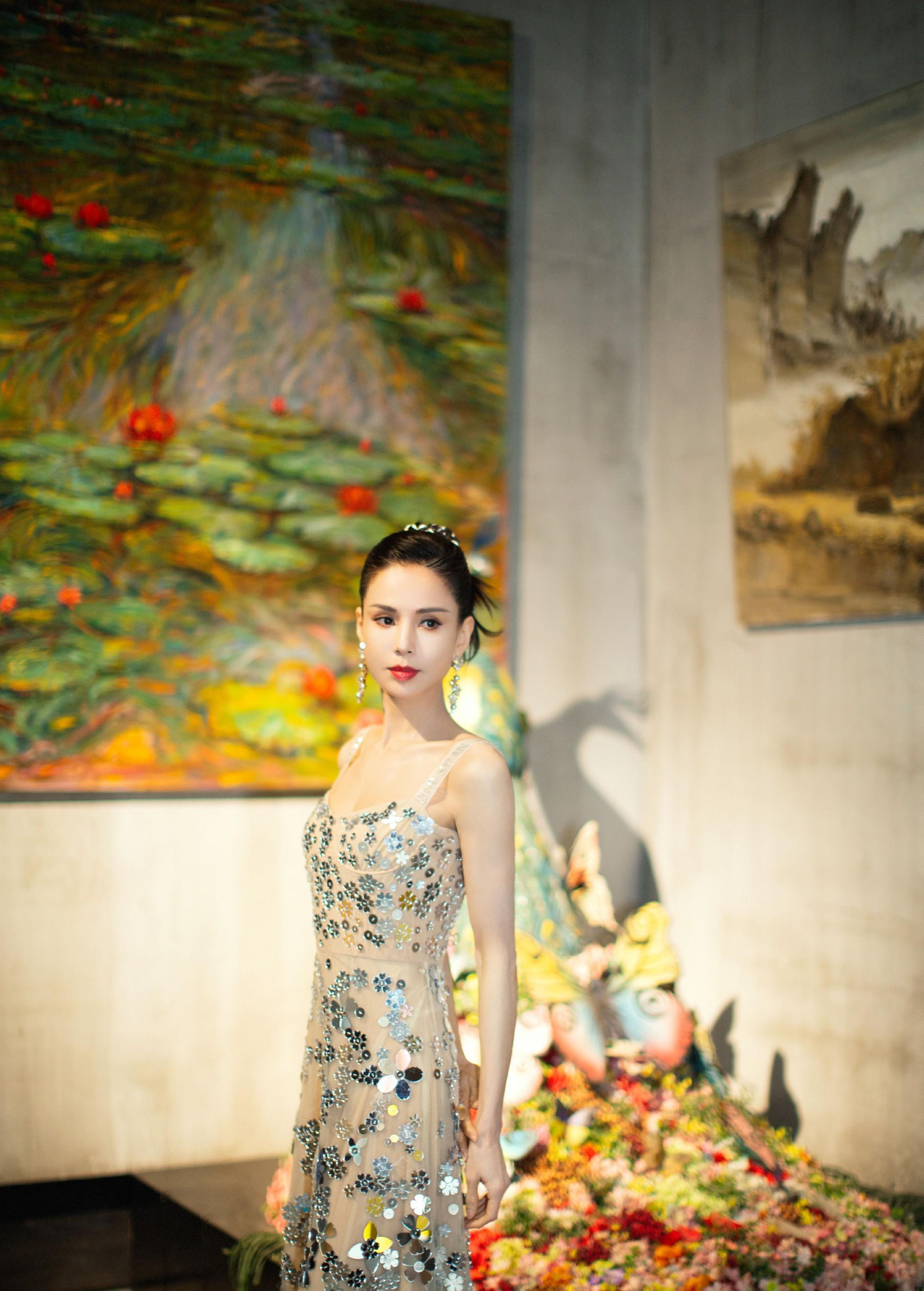 李若彤哪像54岁?