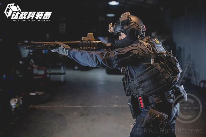 蓝剑突击队羊城突击队特警标配的国产战术背心再次迎来升级3级以上