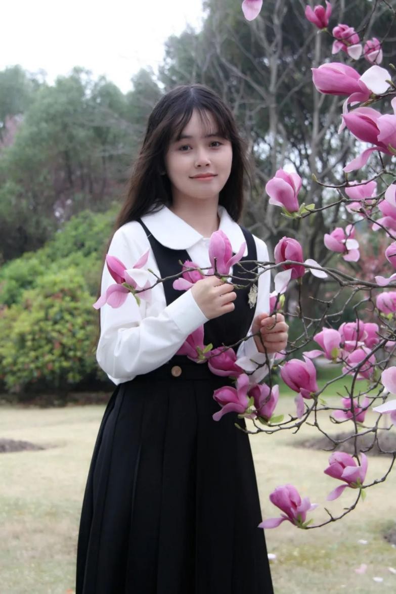 辛巴将公益当做一项事业去做上海一高校最美校花亮相颜值惊艳众人