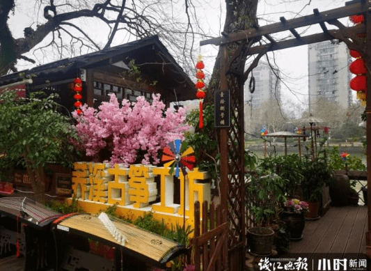 从2006年开始,韩建勇就一直从事古筝方面的教学工作,原来是在写字楼