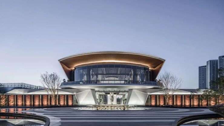 龙湖天字系从城市地标到与城共生