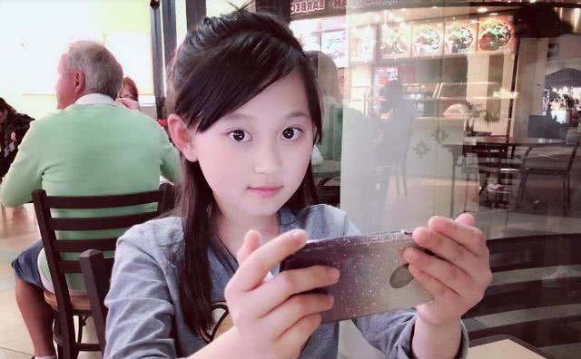 可曾记得那年4岁的阿拉蕾成为赚钱机器的她现状如何