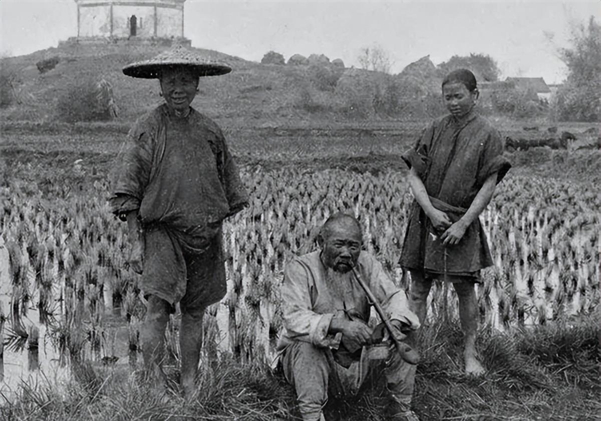 所以古代百姓饿死,冻死的情形随处可见.