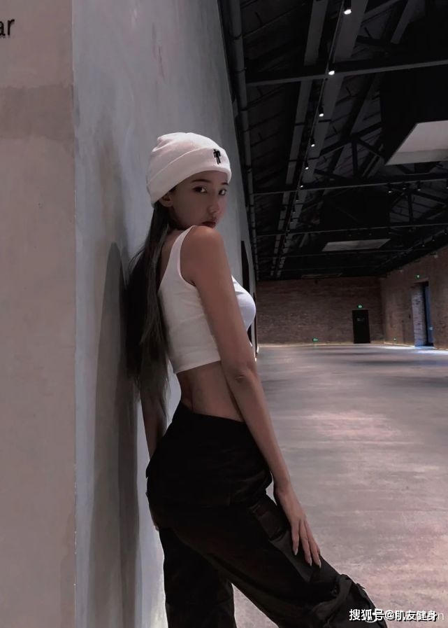 国产32c辣妹模特健身美女稀缺程度堪比大熊猫