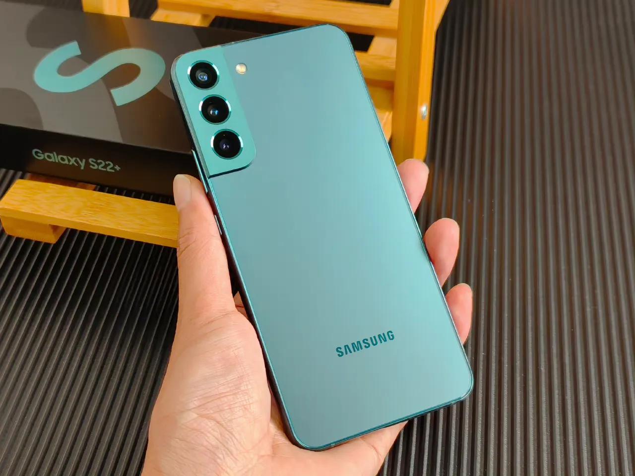 原创最精致的一款手机三星galaxys22真机图赏