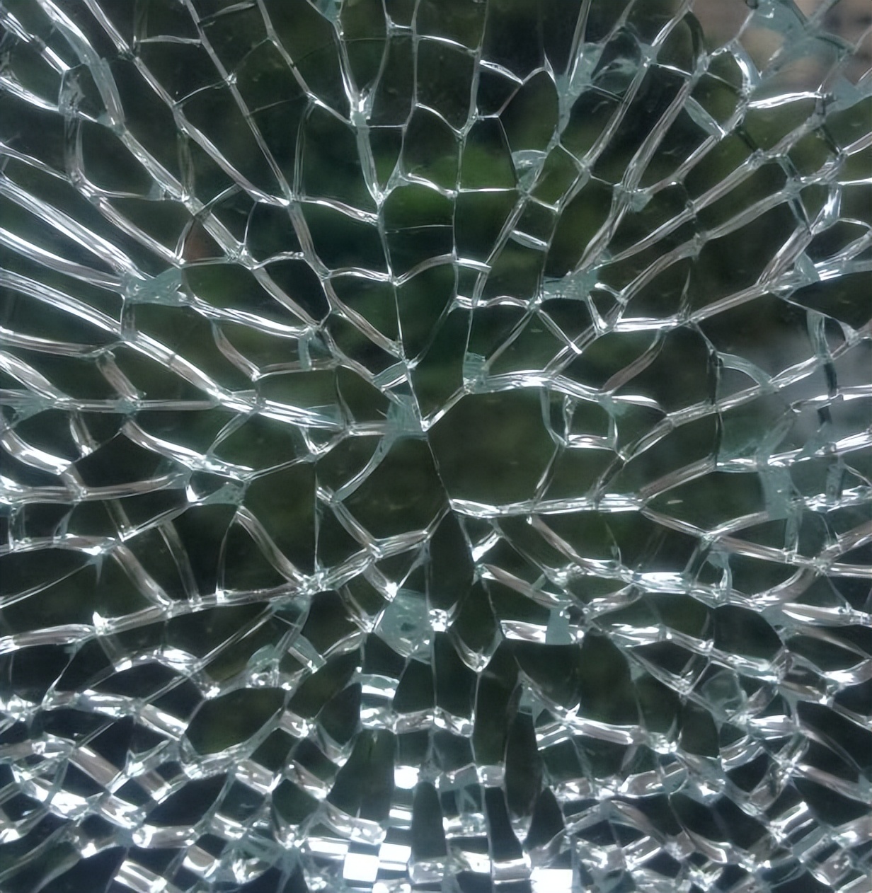 [100+] Bilder Von Fracture Glass | Wallpapers.com