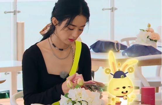 冯绍峰再次出现《中餐厅》,看到赵丽颖的耳饰后,网友:早有预谋_黄晓明