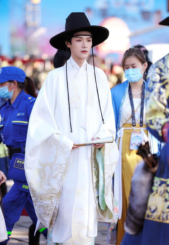 原创穿汉服的男生到底有多帅气网友我的眼泪从嘴里流了出来