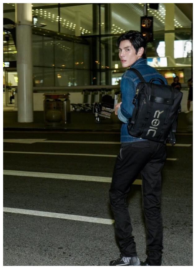 原创向佐的身材是怎么做到的双腿比郭碧婷的腿还细帅到炸裂