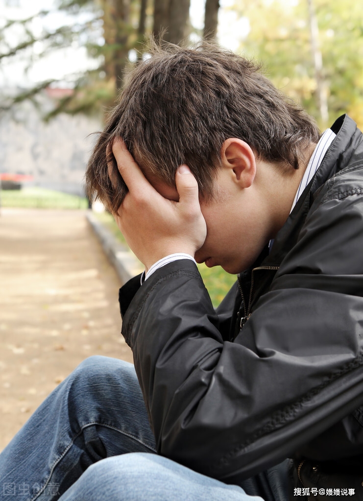 但是,每每想起那道背影,那一个如沐春风般的笑容,我依然会黯然心伤.