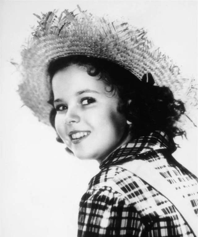 原创20世纪30年代好莱坞著名童星天使般的精灵秀兰邓波儿的一生