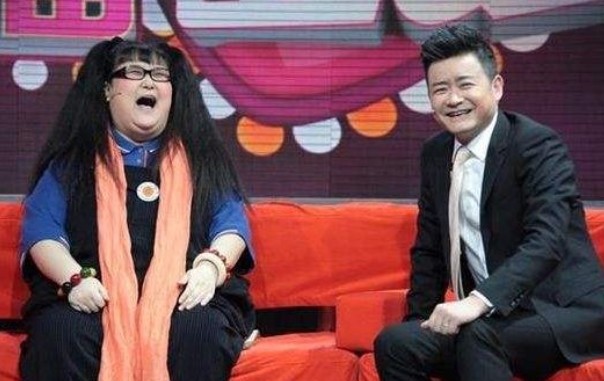 她是中国最胖女演员,丈夫不离不弃照顾她,现今为爱狂瘦140斤_谢晶晶