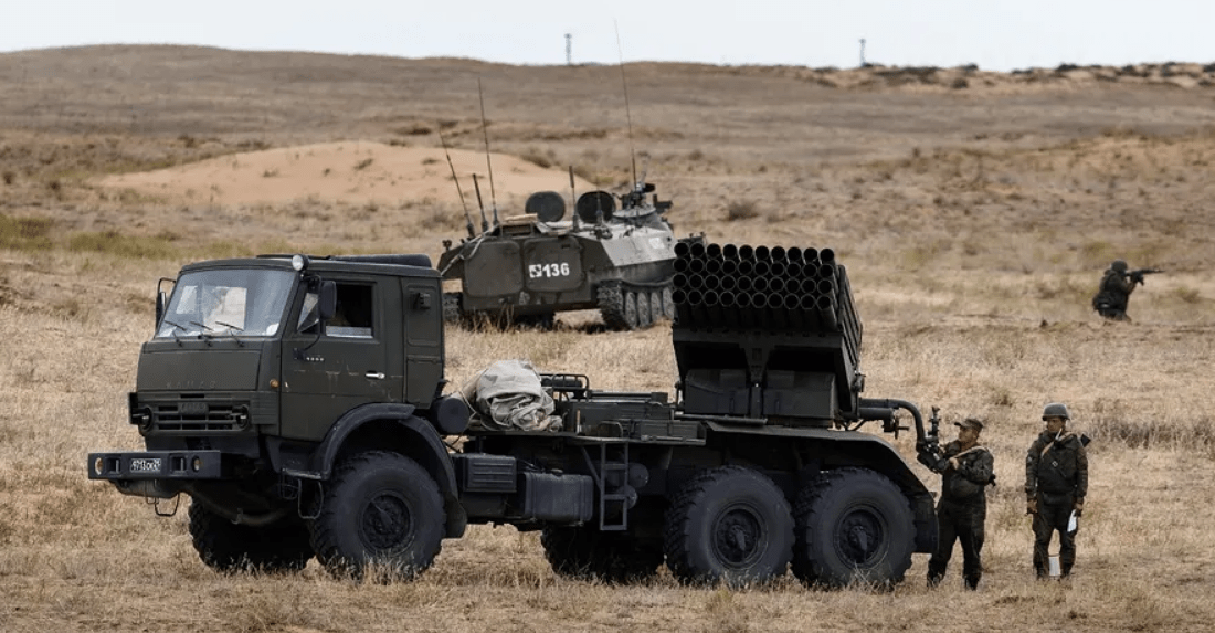 原创带来死亡的冰雹bm21冰雹火箭炮俄罗斯军队至今还在使用