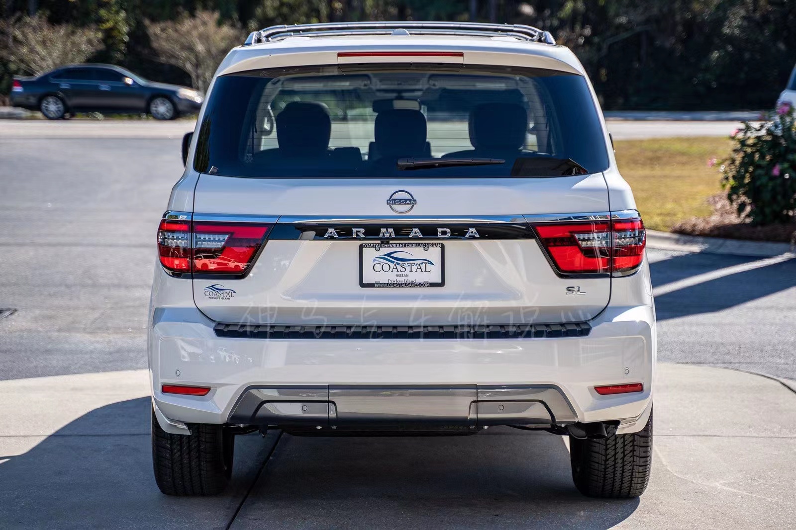 日产armada造型威武大七座四驱对标陆巡lc谁更霸气