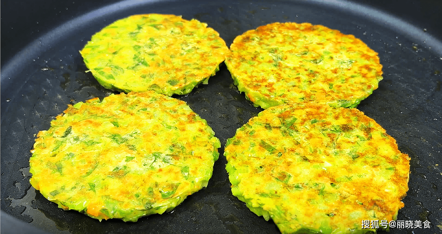 傘形科旱芹屬二年生草本,又稱旱芹,藥芹,以葉柄作為蔬菜食用.