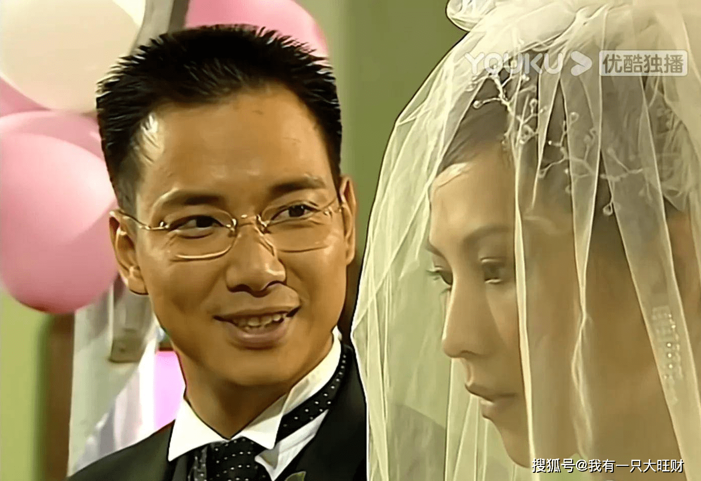 年轻有为的贵公子,与貌美如花的女警察,荣兆佳与卫英姿之间,有着浪漫