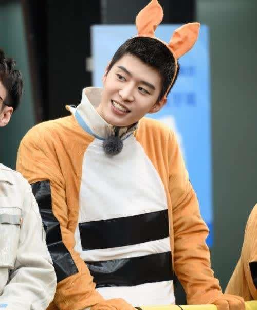 开过月球车的沈腾 征服小牛电动车也不在话下_腾哥_范丞丞_开心